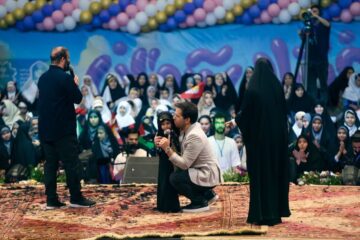 اجتماع ۱۲هزار نفری «دختران آرمانی» در ورزشگاه آزادی تهران