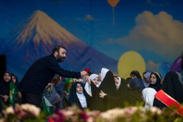 اجتماع ۱۲هزار نفری «دختران آرمانی» در ورزشگاه آزادی تهران