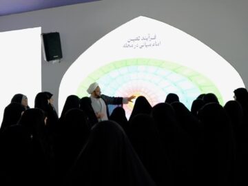 برگزاری دوره توانمندسازی اساتید مراکز تعالی و آیین تجلیل از مقام معلم در قم