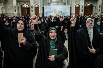 همعهدی بانوان آرمانی با آرمانهای انقلاب در حرم امام خمینی(ره)