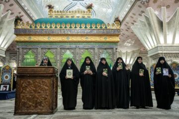 همعهدی بانوان آرمانی با آرمانهای انقلاب در حرم امام خمینی(ره)