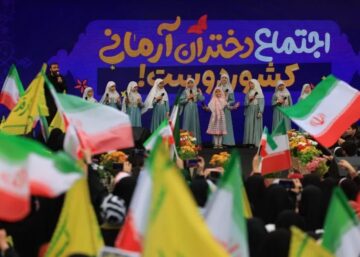 سومین اجتماع باشکوه «دختران آرمانی» با یاد شهدای مدرسه میناب برگزار شد