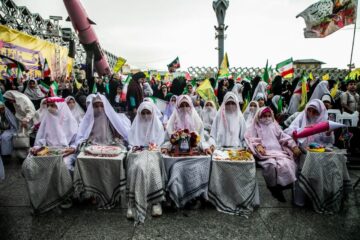 سومین اجتماع باشکوه «دختران آرمانی» با یاد شهدای مدرسه میناب برگزار شد