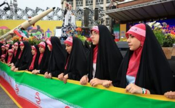سومین اجتماع باشکوه «دختران آرمانی» با یاد شهدای مدرسه میناب برگزار شد