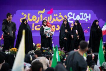 سومین اجتماع باشکوه «دختران آرمانی» با یاد شهدای مدرسه میناب برگزار شد