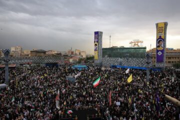 اجتماع دختران آرمانی در میدان آئینی امام حسین(ع) همزمان با میلاد حضرت معصومه(س) و روز دختر