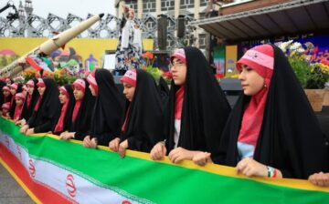 اجتماع دختران آرمانی در میدان آئینی امام حسین(ع) همزمان با میلاد حضرت معصومه(س) و روز دختر