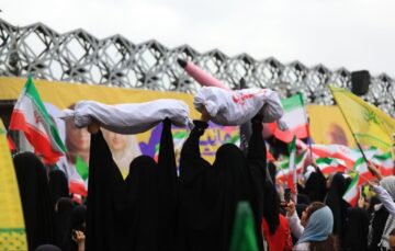 اجتماع دختران آرمانی در میدان آئینی امام حسین(ع) همزمان با میلاد حضرت معصومه(س) و روز دختر