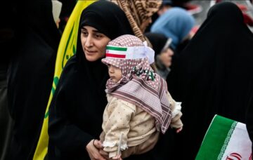 اجتماع دختران آرمانی در میدان آئینی امام حسین(ع) همزمان با میلاد حضرت معصومه(س) و روز دختر