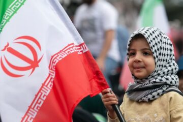 اجتماع دختران آرمانی در میدان آئینی امام حسین(ع) همزمان با میلاد حضرت معصومه(س) و روز دختر