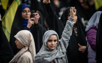 اجتماع دختران آرمانی در میدان آئینی امام حسین(ع) همزمان با میلاد حضرت معصومه(س) و روز دختر