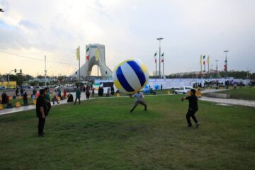 شهر کودکان و نوجوانان آرمانی در اجتماع امام رضایی‌های میدان آزادی به همت ستاد شهید آرمان
