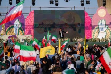 جتماع بزرگ نوجوانان آرمانی در میدان آزادی با عنوان "عهد آرمانی" مهمونی ده کیلومتری غدیر