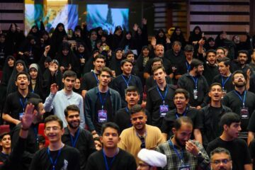 مهندس سفیددشتی معاونت طرح و برنامه ستاد طرح شهید آرمان پشت هر حرکت بزرگ، یک طراحی دقیق و یک برنامهریزی هوشمندانه قرار دارد. در بوتکمپ رستاخیز ایران، مهندس سفیددشتی با تبیین نقشه راه و چارچوبهای اجرایی، از اهمیت تبدیل ایدهها به برنامههای عملیاتی و شبکهسازی هدفمند برای کنشگران رسانهای سخن گفت؛ نگاهی که مسیر حرکت جمعی را روشنتر و اثربخشتر میکند.