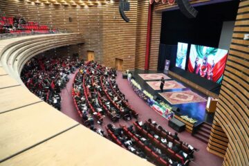 مهندس سفیددشتی معاونت طرح و برنامه ستاد طرح شهید آرمان پشت هر حرکت بزرگ، یک طراحی دقیق و یک برنامهریزی هوشمندانه قرار دارد. در بوتکمپ رستاخیز ایران، مهندس سفیددشتی با تبیین نقشه راه و چارچوبهای اجرایی، از اهمیت تبدیل ایدهها به برنامههای عملیاتی و شبکهسازی هدفمند برای کنشگران رسانهای سخن گفت؛ نگاهی که مسیر حرکت جمعی را روشنتر و اثربخشتر میکند.
