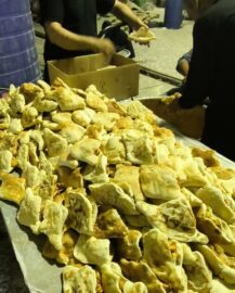 خدمت رسانی مواکب آرمانی منطقه ۱ تهران در پایانه مرزی شلمچه/ پذیرایی روزانه از ۳ هزار زائر اربعین حسینی