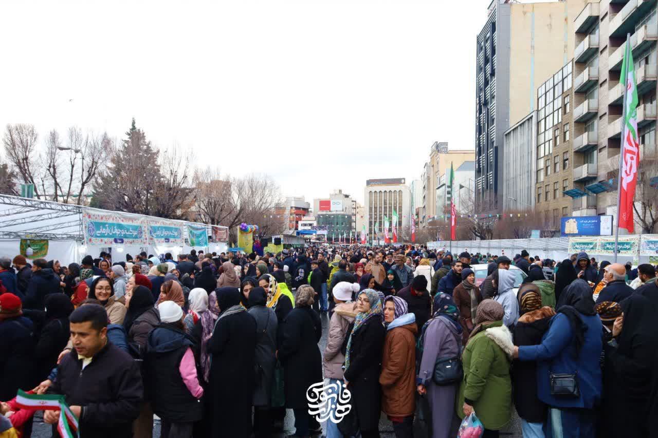 خدمات‌رسانی مواکب مساجد آرمانی مناطق ۲۲گانه در‌جشن کیلومتری نیمه شعبان تهران