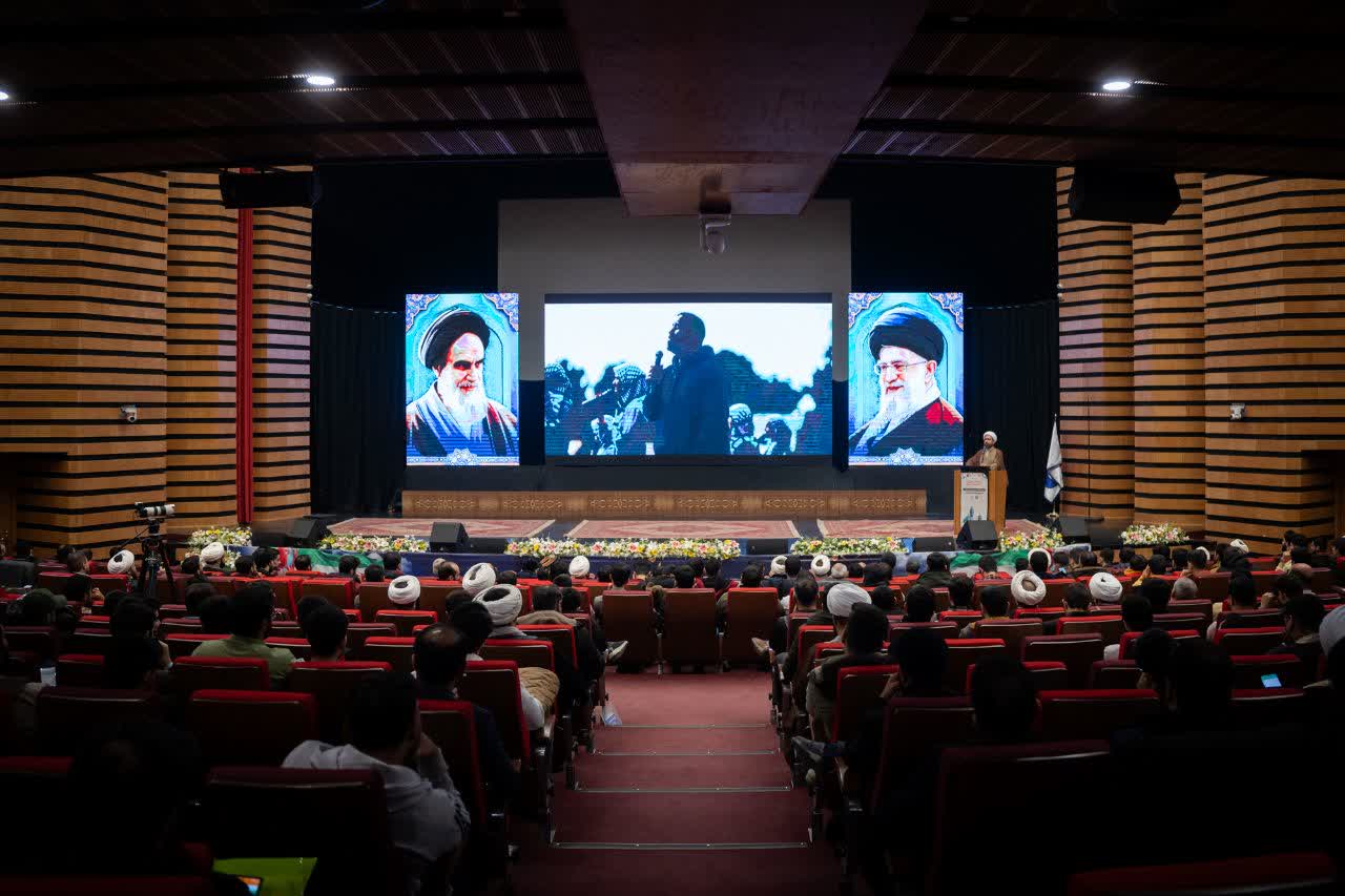 دوره توانمندسازی مربیان آرمانی با موضوع اعتکاف نوجوانان ویژه آقایان در ایوان ری