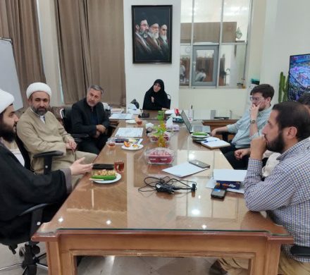 بازدید خانواده شهید علی‌وردی از قرارگاهی که نام فرزندشان را بر پیشانی دارد