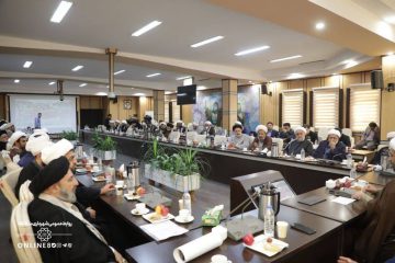 برگزاری جلسه فصلی ائمه جماعت منطقه ۸؛ تجلیل از خدمات حجت‌الاسلام شیرنژاد در مسیر توسعه فعالیت‌های دینی ومساجد آرمانی