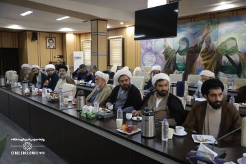 برگزاری جلسه فصلی ائمه جماعت منطقه ۸؛ تجلیل از خدمات حجت‌الاسلام شیرنژاد در مسیر توسعه فعالیت‌های دینی ومساجد آرمانی